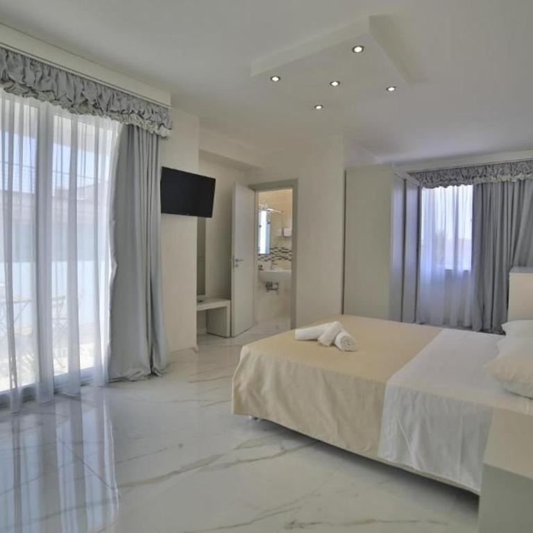 Riviera Luxury Rooms - Triple Room with Sea View - 3
