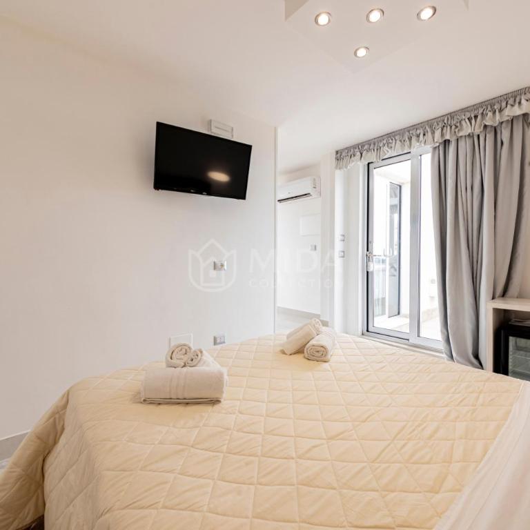 Riviera Luxury Rooms - Double Room with Terrace - 1