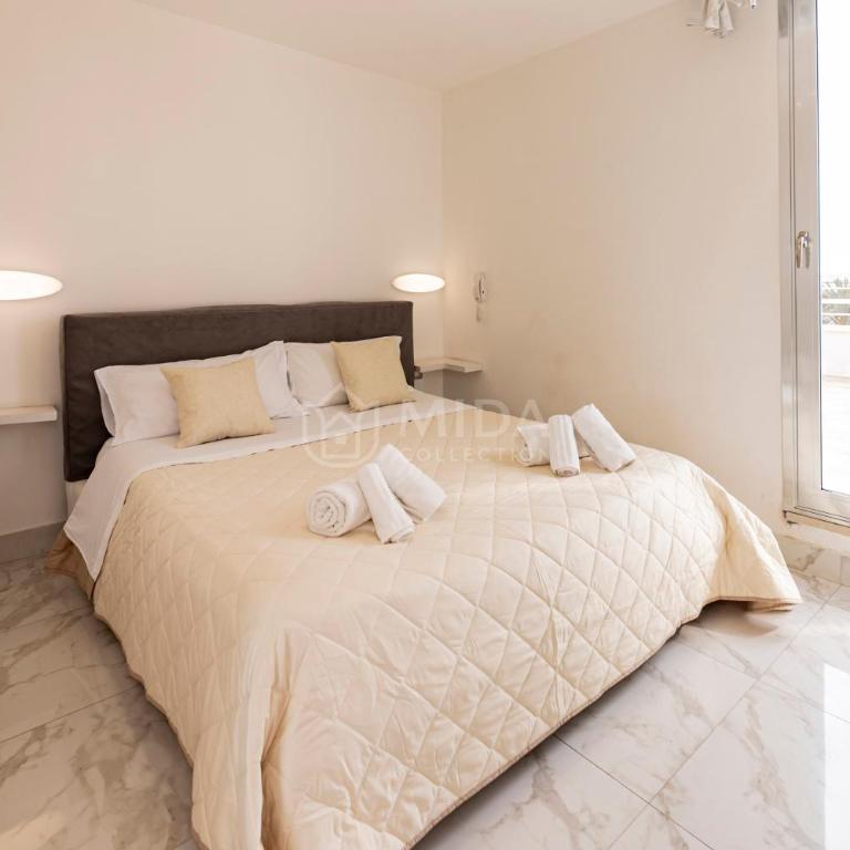 Riviera Luxury Rooms - Standard Double Room - 10