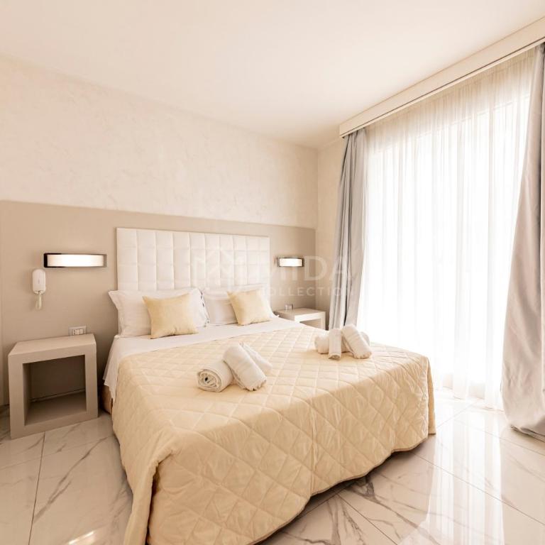 Riviera Luxury Rooms - Double Room with Balcony - 3