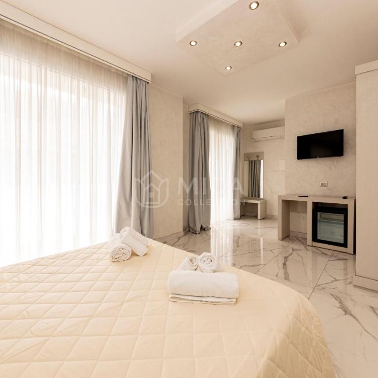 Riviera Luxury Rooms - Double Room with Balcony - 6