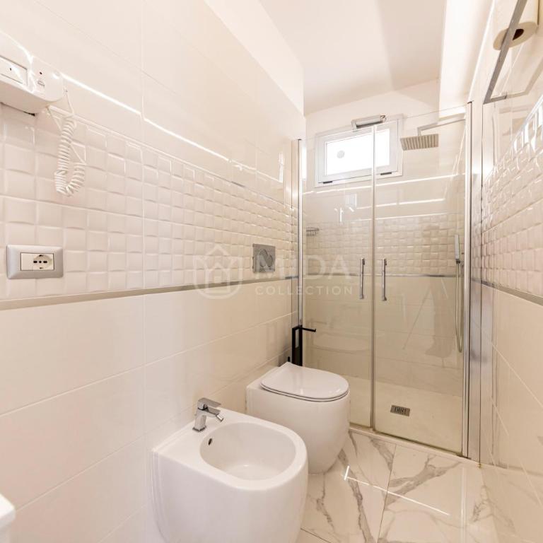 Riviera Luxury Rooms - Double Room with Balcony - 7