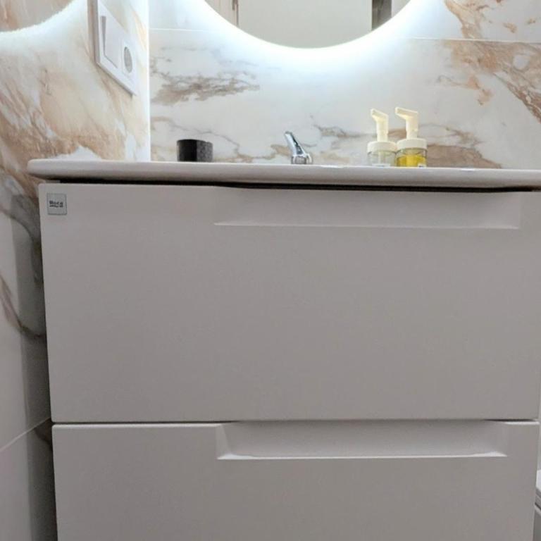 Lofts IFEMA CH - Deluxe Double Room with Shower - 25
