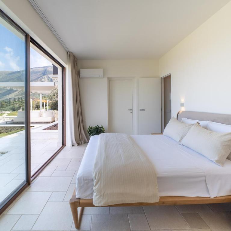 Villa Aurora - Three-Bedroom Villa - 36