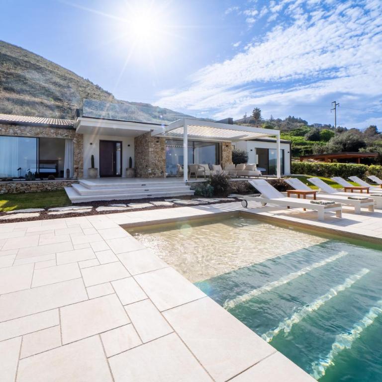 Villa Aurora - Three-Bedroom Villa - 10