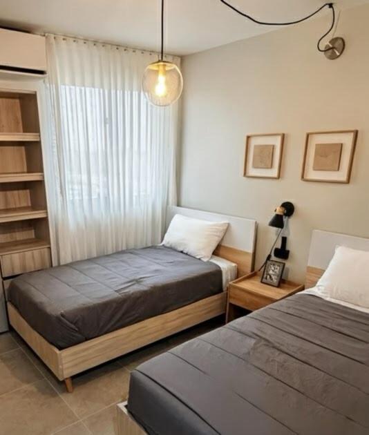 Modern 2BR Near Beach - Hot Water and Wi-Fi - Deluxe Apartment - 10