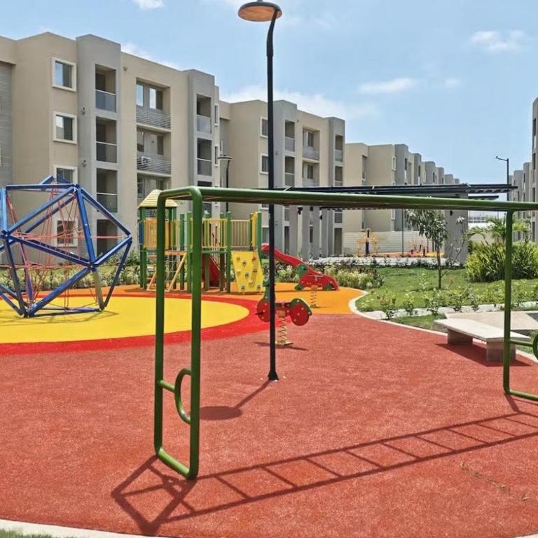 Modern 2BR Near Beach - Hot Water and Wi-Fi - Deluxe Apartment - 23