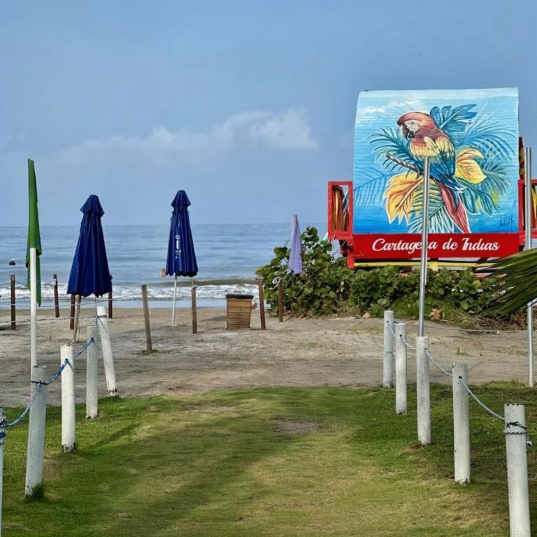 Modern 2BR Near Beach - Hot Water and Wi-Fi - Deluxe Apartment - 26