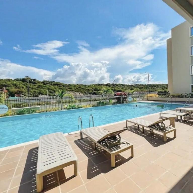 Modern 2BR Near Beach - Hot Water and Wi-Fi - Deluxe Apartment - 27