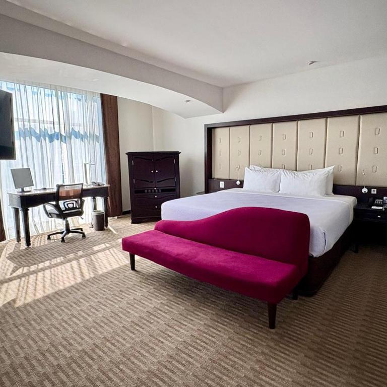 BelAir Unique a Wyndham Hotel - Queen Room - Executive Floor/Non-Smoking - 1