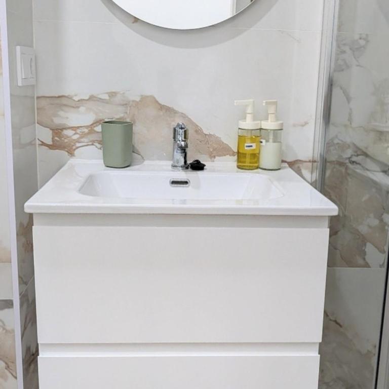 Lofts IFEMA CH - Double Room with Private Bathroom - 12