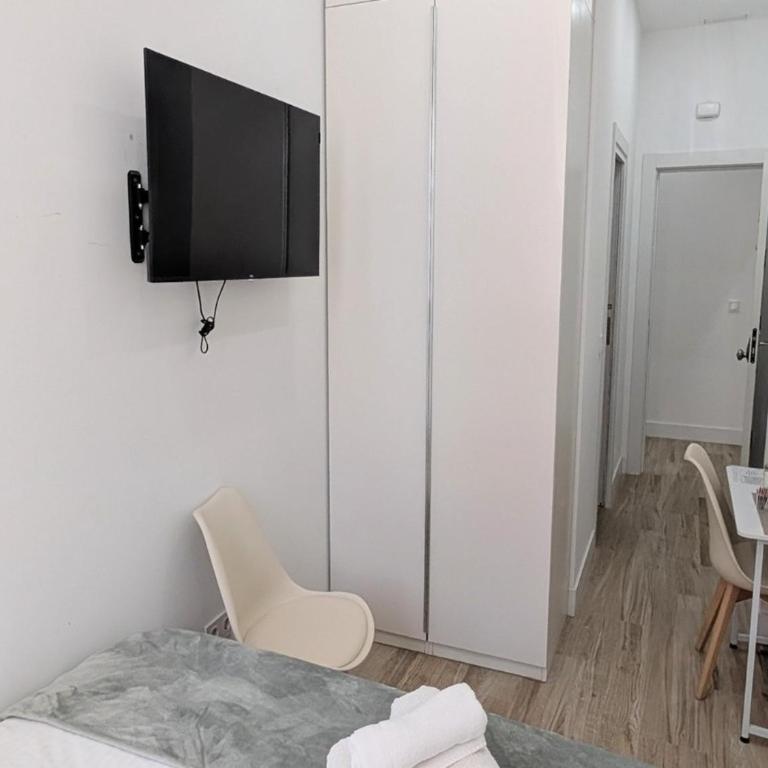 Lofts IFEMA CH - Double Room with Private Bathroom - 15