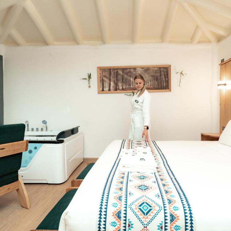 Tara Vegan Lodge - Sacred Valley - Superior King Room - 1