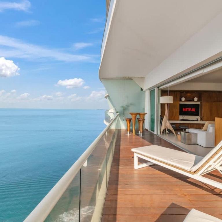 Luxury Beach Front Condo 21st Floor Views - Apartamento - 1