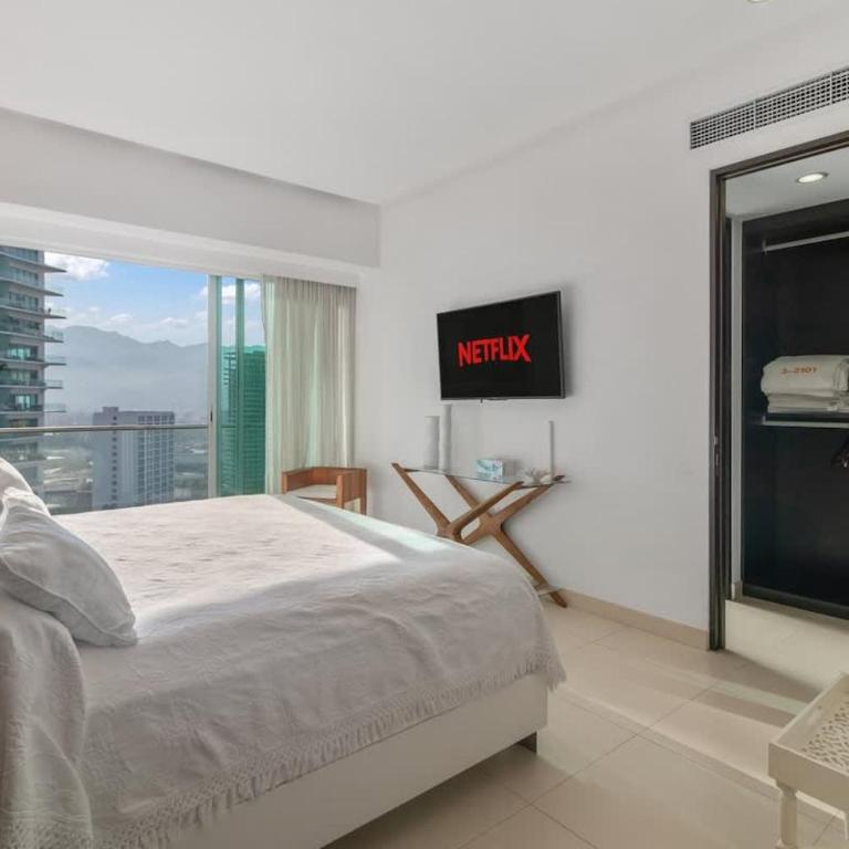 Luxury Beach Front Condo 21st Floor Views - Apartamento - 24