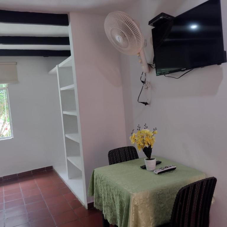 Finca la Playita Villeta - Basic Triple Room - 2