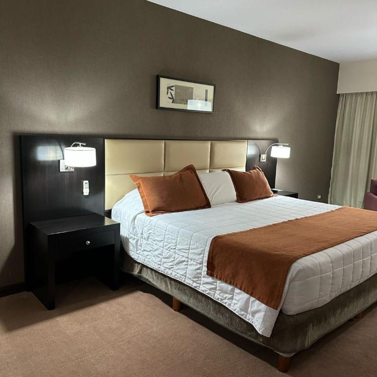 Howard Johnson Hotel & Casino - Doble Superior - 1