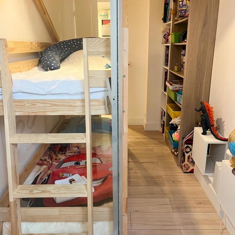 Appartement Familial pour couple avec 2 enfants avec Jardin piscine et parking recharge véhicule électrique - Two-Bedroom Apartment - 7