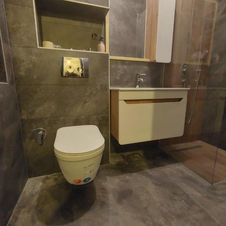 NEWLY RENOVATED Family Room in city centre - Porodična Soba - 4