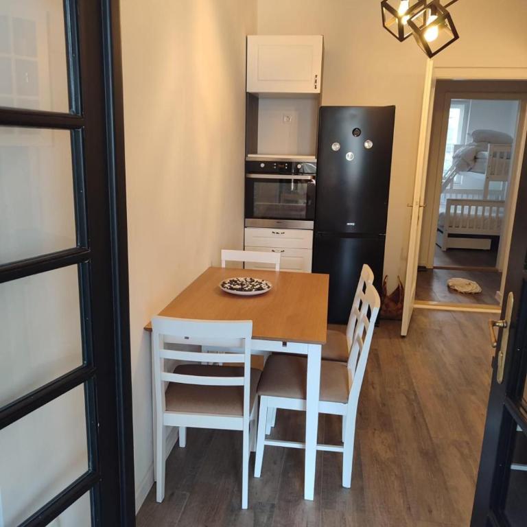 NEWLY RENOVATED Family Room in city centre - Porodična Soba - 7