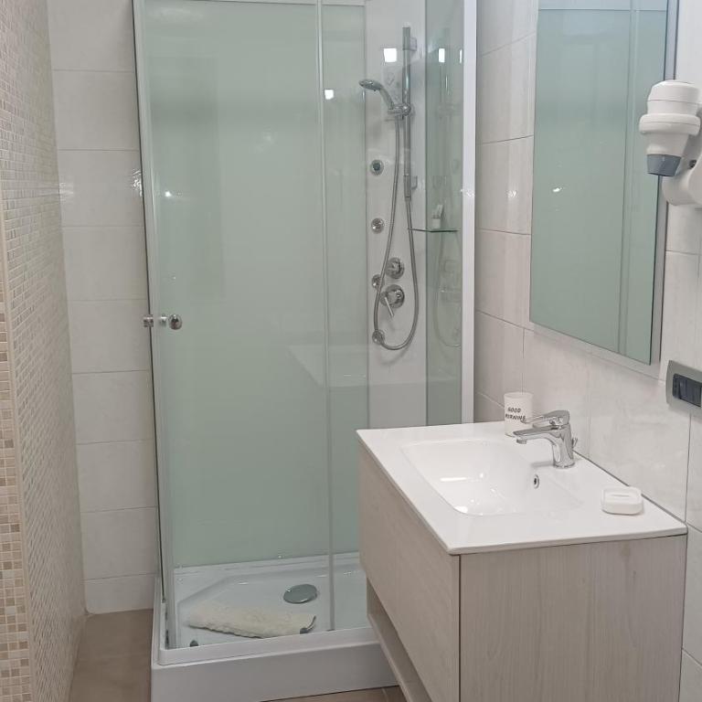 La Maison du Coeur - Double or Twin Room with Private Bathroom - 13