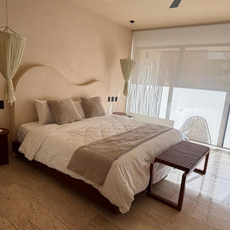Loch Tulum by The Spot Rentals - Studio with Spa Bath - 16