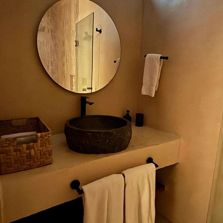 Loch Tulum by The Spot Rentals - Studio with Spa Bath - 17