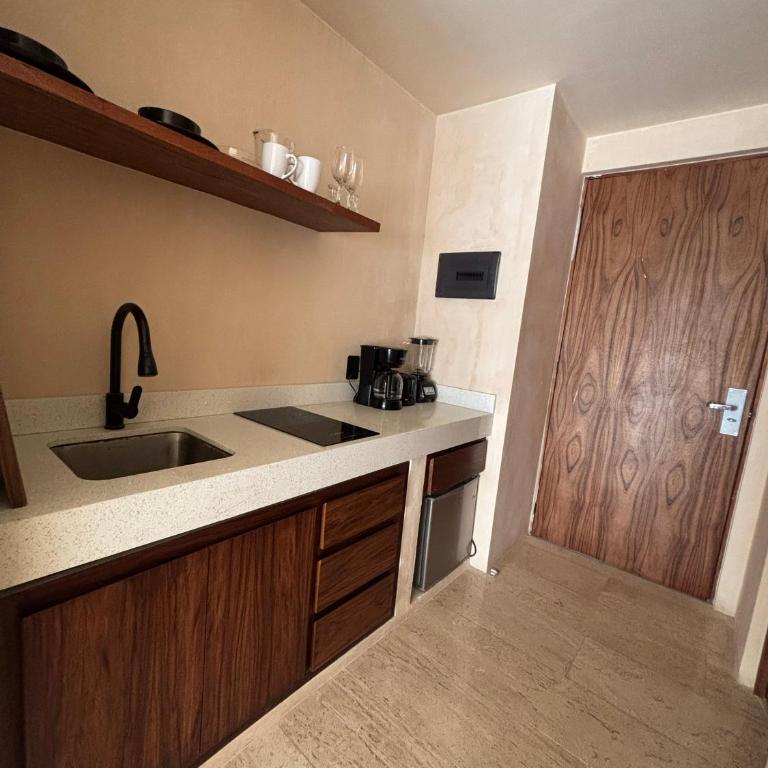 Loch Tulum by The Spot Rentals - Studio with Balcony - 3