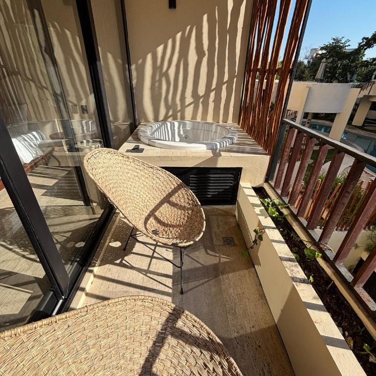 Loch Tulum by The Spot Rentals - Studio with Spa Bath - 19