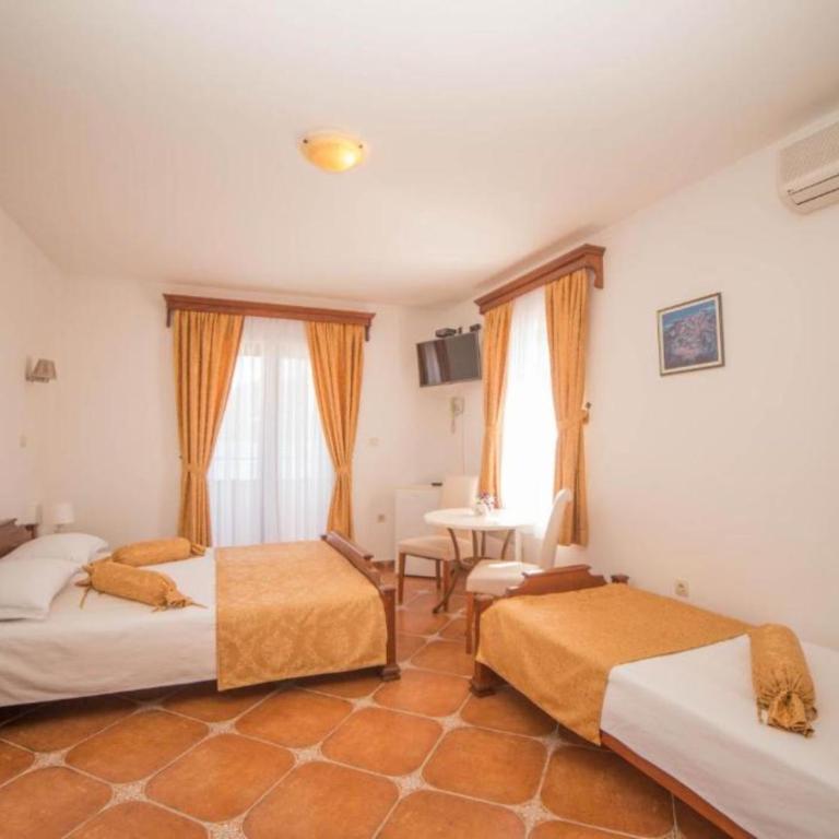 Fiammanti Hotel Montenegro - Triple Room with Balcony - 5