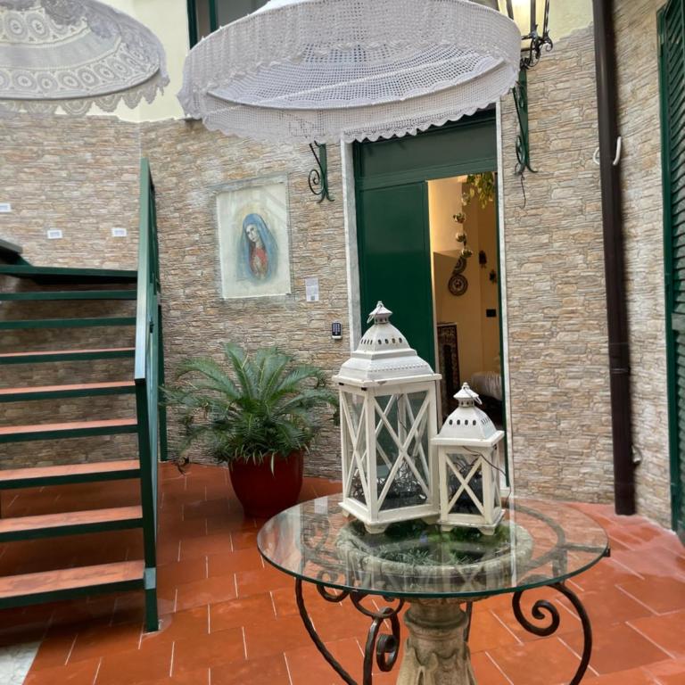 Minerva Charming House Elegant & Central Stay in Salerno - Appartamento con 1 Camera da Letto e Terrazza - 1