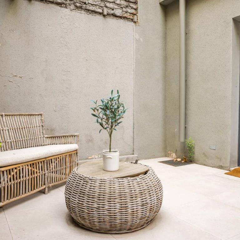 Apartment Private Terrace Steps from Metro - Apartment - 12
