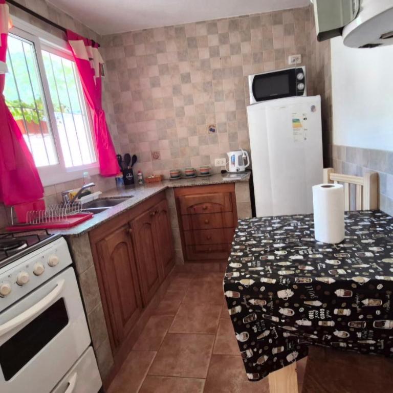Departamento tranquilo cerca de la terminal Villa General Belgrano a 5 cuadras del centro - Apartamento de 1 dormitorio - 8