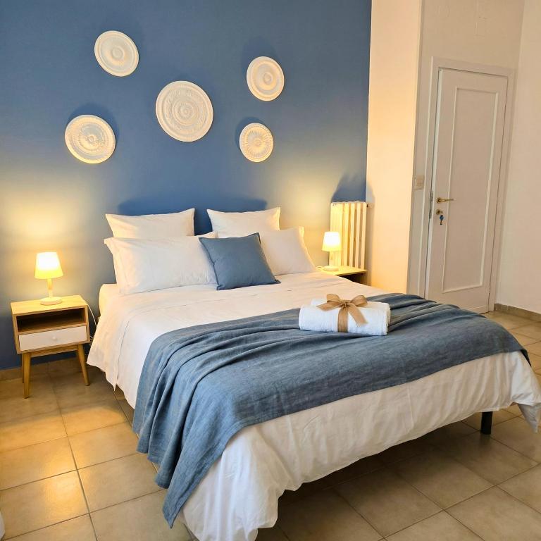 Melo Accommodations - Quadruple Room with Balcony - 5