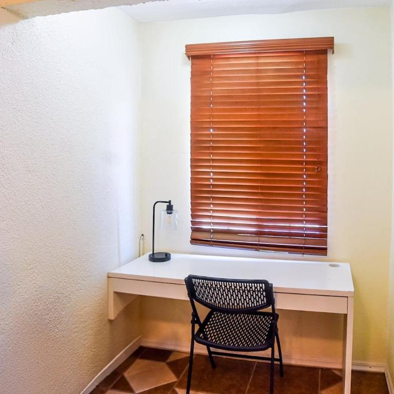 Stylish Apartment Upscale Chapultepec District - One-Bedroom Apartment with Balcony and City View - 15