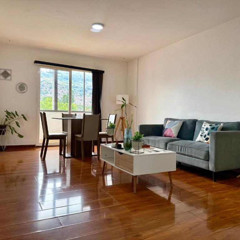 Tequendama Amplio apto Cerca a clínicas - Two-Bedroom Apartment - 1