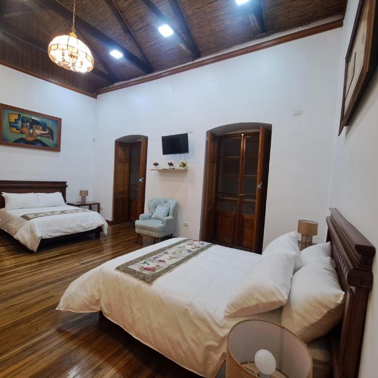 Rossa Mia Hotel Boutique - Habitación Familiar con balcón - 9