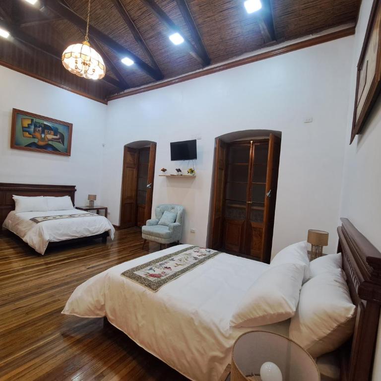 Rossa Mia Hotel Boutique - Habitación Familiar con balcón - 4