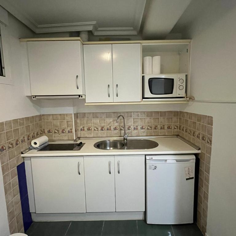 Small Studio in Central Madrid - One-Bedroom Apartment - 11