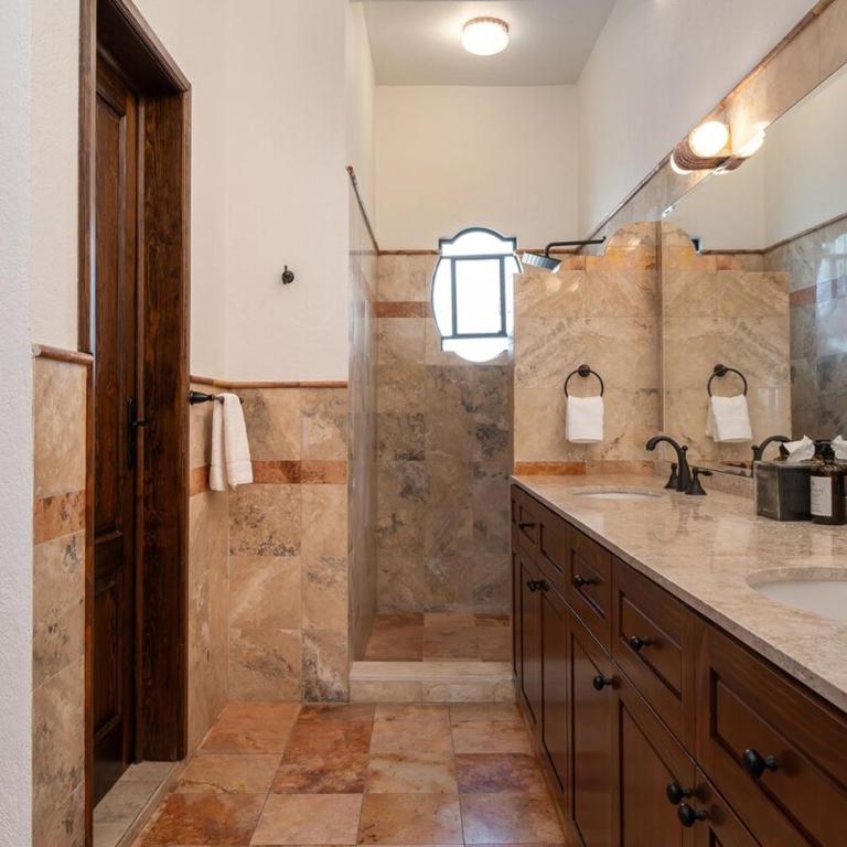 Casa Rose, 6BR Estate with Private Pool & Rooftop - Villa - 22