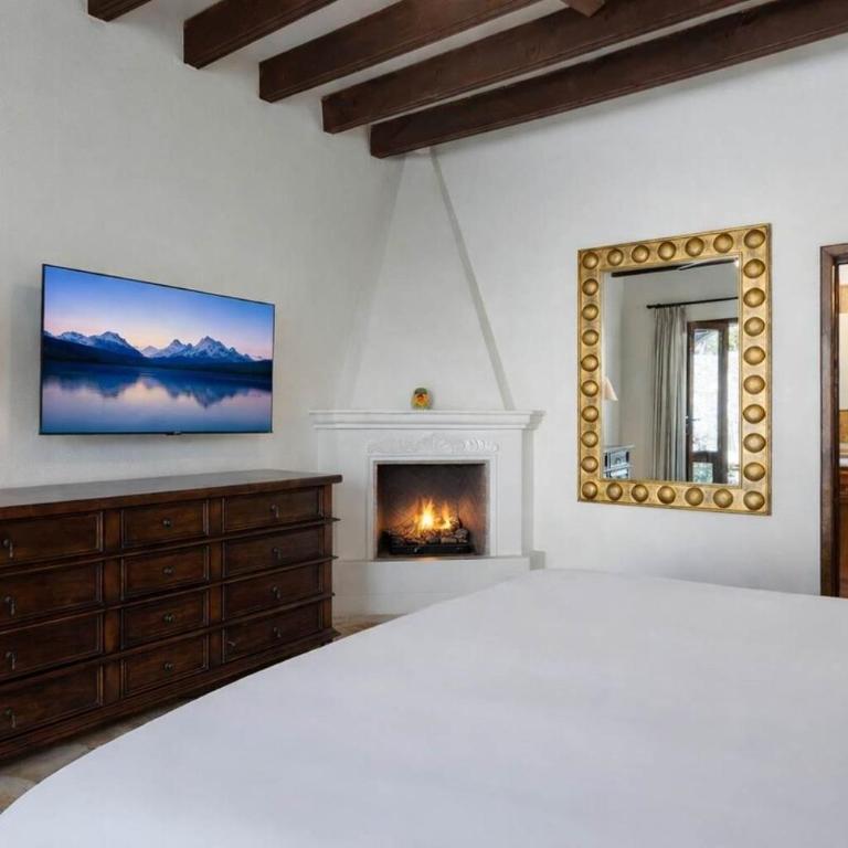 Casa Rose, 6BR Estate with Private Pool & Rooftop - Villa - 17