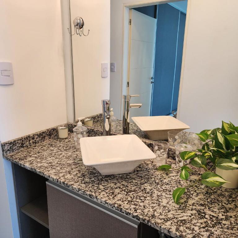 Cálido depto con buena ubicación - Apartamento de 1 dormitorio con balcón y vistas a la montaña - 26