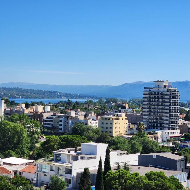 Cálido depto con buena ubicación - Apartamento de 1 dormitorio con balcón y vistas a la montaña - 35