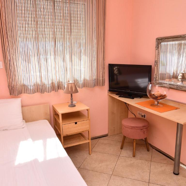 Hotel Aruba - Porodična Soba sa Balkonom - 4