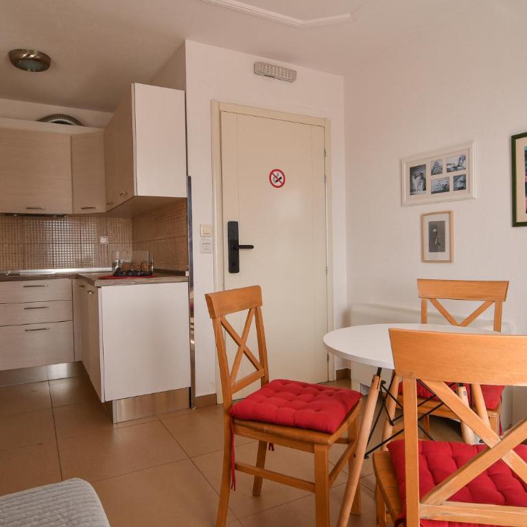 Hotel Aruba - Apartman s 1 Spavaćom Sobom i Balkonom - 12