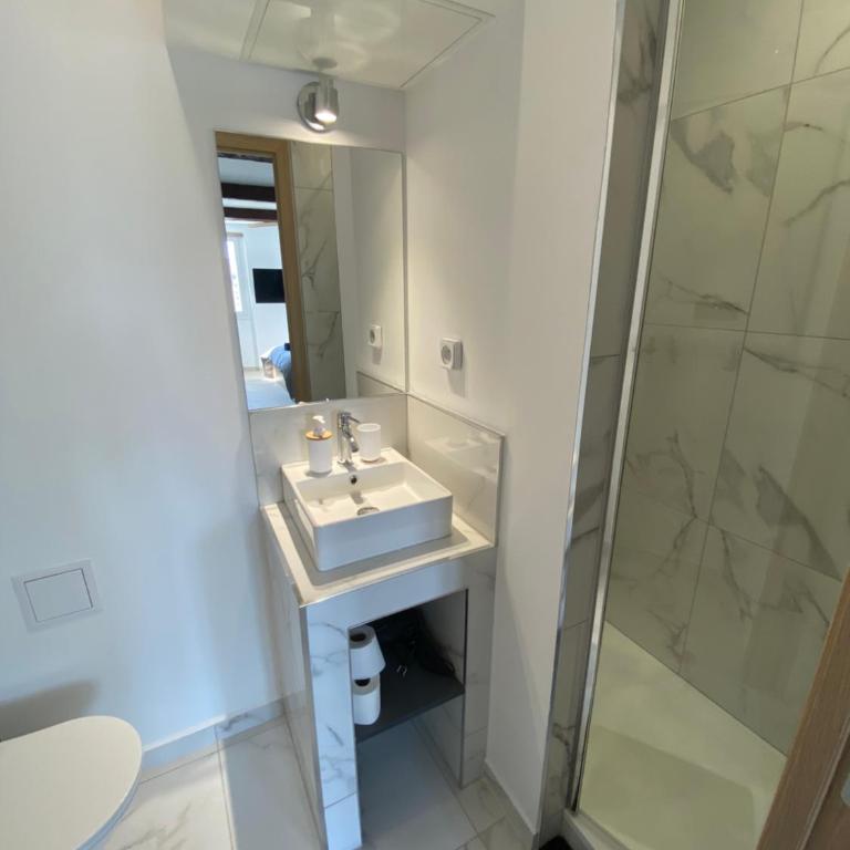 Appartement vue imprenable Vieux-Port et Notre Dame - Studio - Vue sur Mer - 1