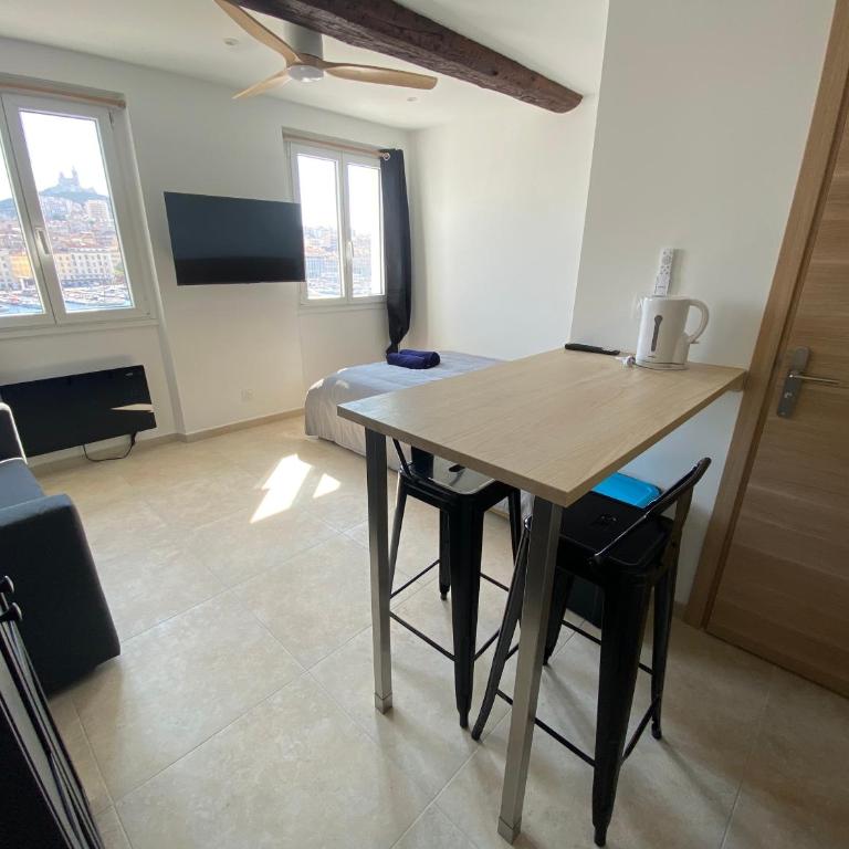 Appartement vue imprenable Vieux-Port et Notre Dame - Studio - Vue sur Mer - 2