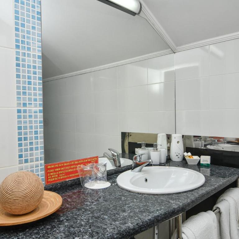 Hotel Aruba - Standardna Soba sa Balkonom - 5