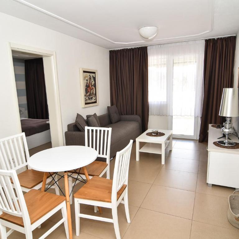 Hotel Aruba - Apartman s 1 Spavaćom Sobom i Balkonom - 2