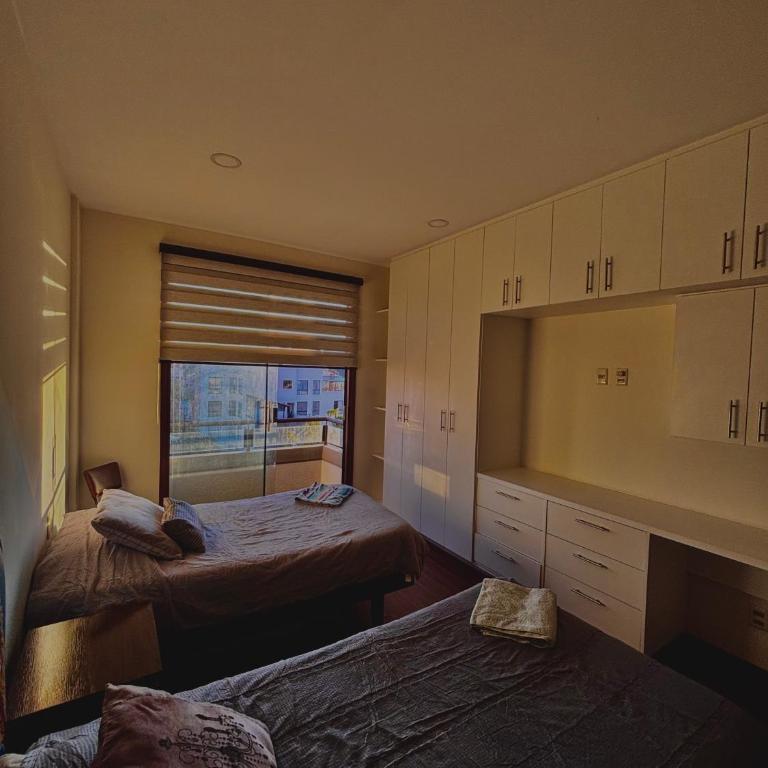 Departamento céntrico y de lujo - Family Room with Balcony - 8